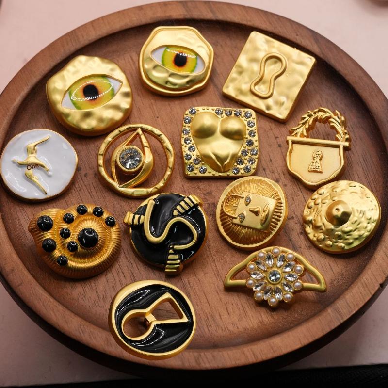 Vintage metalen knoop in hartv - Craft Embellishments recensie en prijs